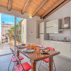 Vakantiehuis Poseidon, Villa am Meer mit Panoramaterrasse