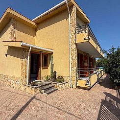 Vrijstaande woning in Campofelice Di Roccella
