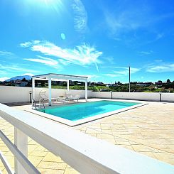 Vakantiehuis Chalet mit privatem Pool 8 Plätze klimatisiert