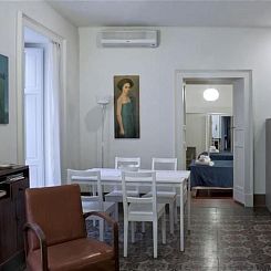 Appartement mit Balkon