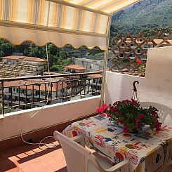 Appartement mit Terrasse