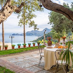 Vakantiehuis Villa Finù - Panoramavilla mit Pool