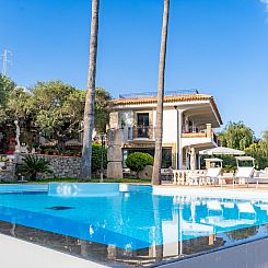 Vakantiehuis Villa Finù - Panoramavilla mit Pool