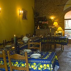 Vakantiehuis in Palaia mit Großem Garten