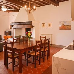 Appartement Geräumige Wohnung mit 3 Schlafzimmern und 3 Bä