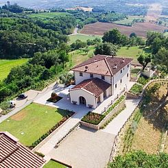 Vakantiehuis Luxuriöse Villa mit privatem Pool in der Nähe