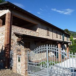 Vakantiehuis Rustico mit schönem Garten.
