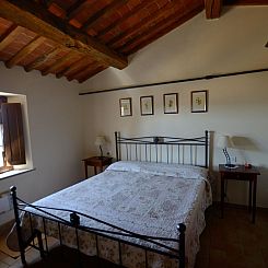 Appartement Zwei-Zimmer-Wohnungen im ersten Stock mit kleine
