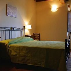 Appartement Zwei-Zimmer-Wohnungen im ersten Stock mit kleine
