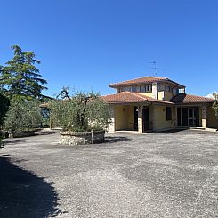 Vrijstaande woning in Terni