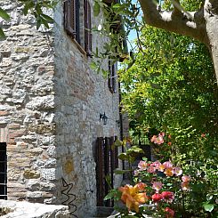 Vakantiehuis Altes Steinhaus mit Garten