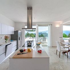 Vakantiehuis Villa Montefalcone, Außen- und Innenpool