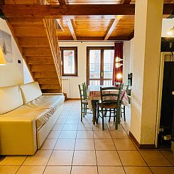 Appartement Zwei-Zimmer-Wohnung im Dachgeschoss 4 p. l. Vill