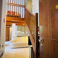 Appartement Zwei-Zimmer-Wohnung im Dachgeschoss 5 p. l. Vill