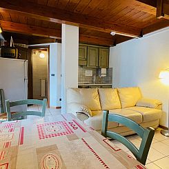 Appartement Zwei-Zimmer-Wohnung im Dachgeschoss 5 p. l. Vill