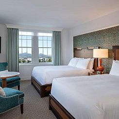Hotel Roanoke & Conference Center, Curio Collection by Hilto