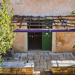 Appartement Renovierte Ferienwohnung in Karlovići mit Terra