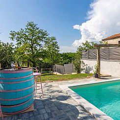 Vakantiehuis Schönes Ferienhaus in Modrusani mit Großem Ga
