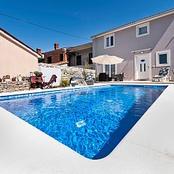 Vakantiehuis Neues Ferienhaus Nina in der Nähe von Rovinj
