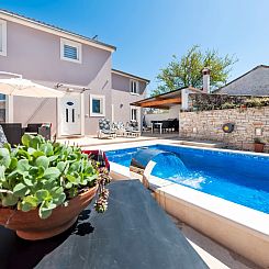 Vakantiehuis Neues Ferienhaus Nina in der Nähe von Rovinj