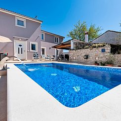 Vakantiehuis Neues Ferienhaus Nina in der Nähe von Rovinj