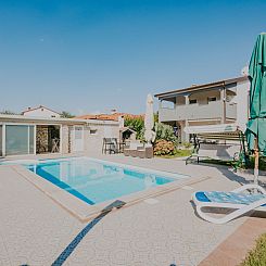 Vakantiehuis Zweistöckiges Ferienhaus Villa Dany