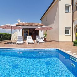 Vakantiehuis Schönes Ferienhaus mit Swimmingpool
