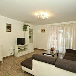 Vakantiehuis mit Pool, Terrasse und Parkplatz