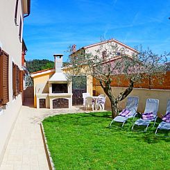 Appartement in Pula mit Grill, Garten und Terrasse