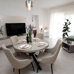 Appartement Luxus-Appartement mit Jacuzzi, Parkplatz und Gar