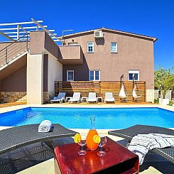 Vakantiehuis Ferienvilla 'Villa Nikolina' mit privatem Pool