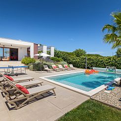 Vakantiehuis Villa Grofica, beheizter Pool, Taverne, Strandn