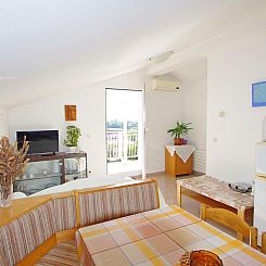 Appartement "Krešo" mit Balkon