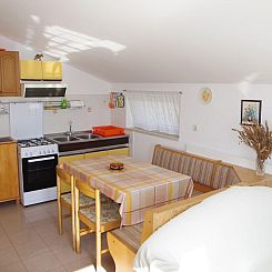 Appartement "Krešo" mit Balkon