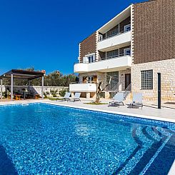 Vakantiehuis Ferienvilla "Villa Berg" mit privatem Pool