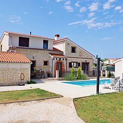 Vakantiehuis Geräumiges Ferienhaus mit 4 Schlafzimmern und 