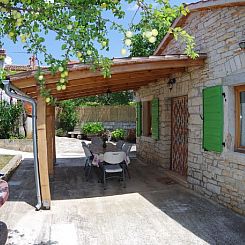 Vakantiehuis "Elvis", Dorf Sveti Kirn