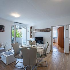 Appartement "Darko" mit Balkon