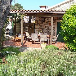 Vakantiehuis Typisch istrisches Steinhaus mit Grill und Gart