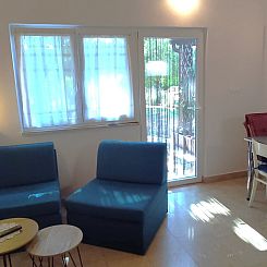 Appartement Anwesen "Nina" auf einem eingezäunten Grundstü