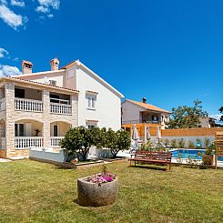 Appartement Tia, Wohnung mit Pool