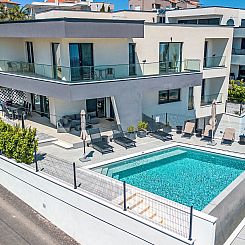 Vakantiehuis Villa Delfin mit Pool