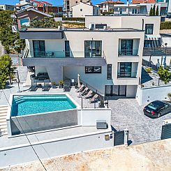 Vakantiehuis Villa Delfin mit Pool