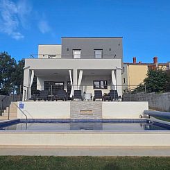 Vakantiehuis Ferienvilla "Luxury Villa Tara" mit beheiztem P