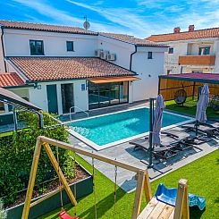 Vakantiehuis 4 SZ mit Bad en suite Pool und Sommerküche