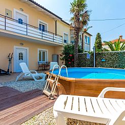 Vakantiehuis Villa Agneza mit Garten, Pool und Pavillon