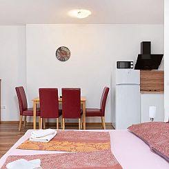 Appartement in Medulin mit Garten, Terrasse und Grill