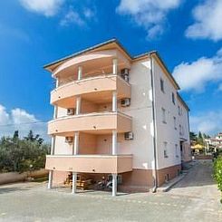 Appartement Wohnung "Cukon" mit Balkon