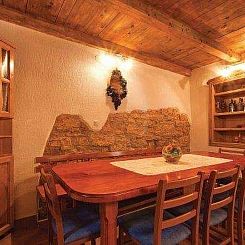 Vakantiehuis in Radići mit Privatem Pool