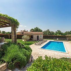 Vakantiehuis Villa mit Pool, Garten und Sommerküche